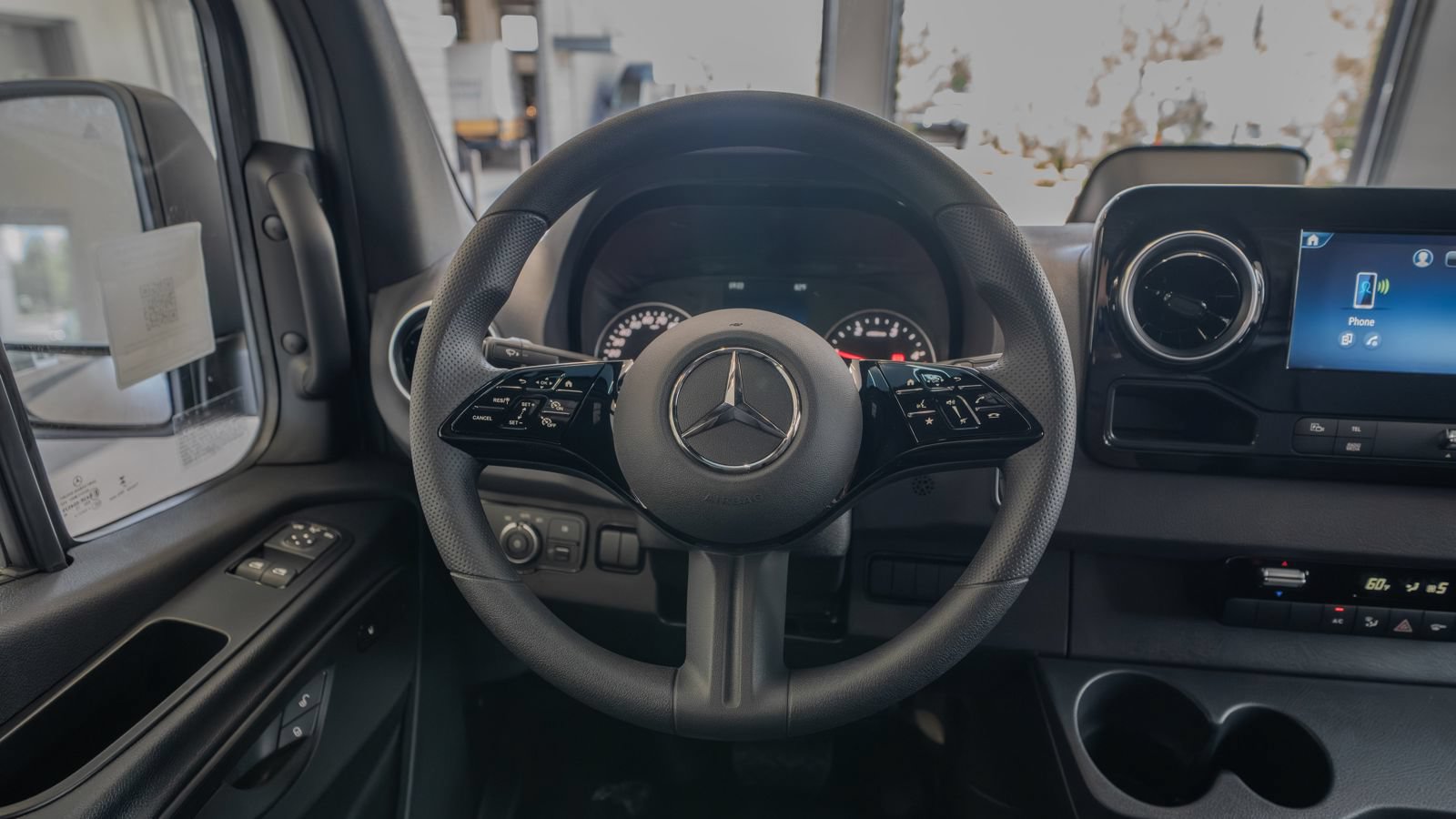 Used 2025 Mercedes-Benz Sprinter 2500 image 9