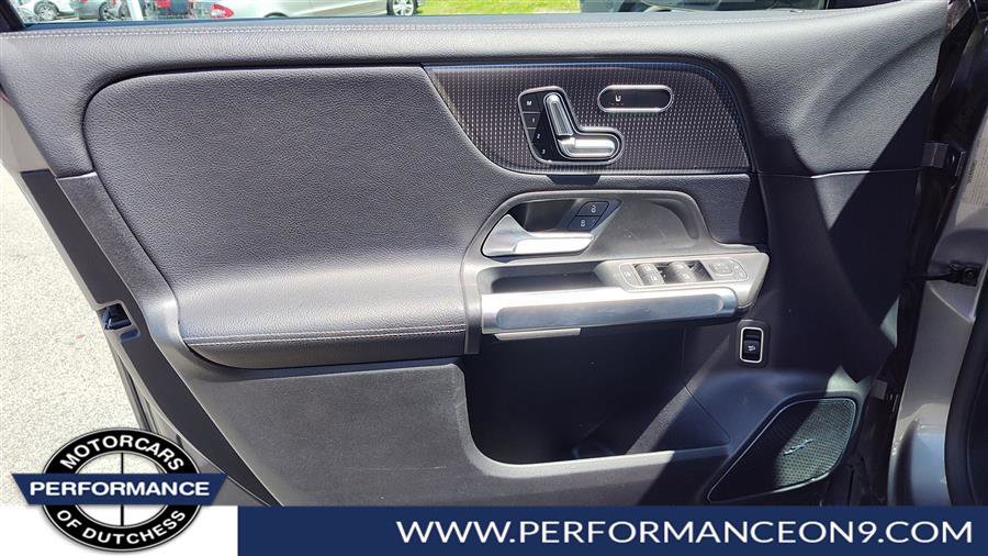 Used 2021 Mercedes-Benz GLB 250 4MATIC image 9