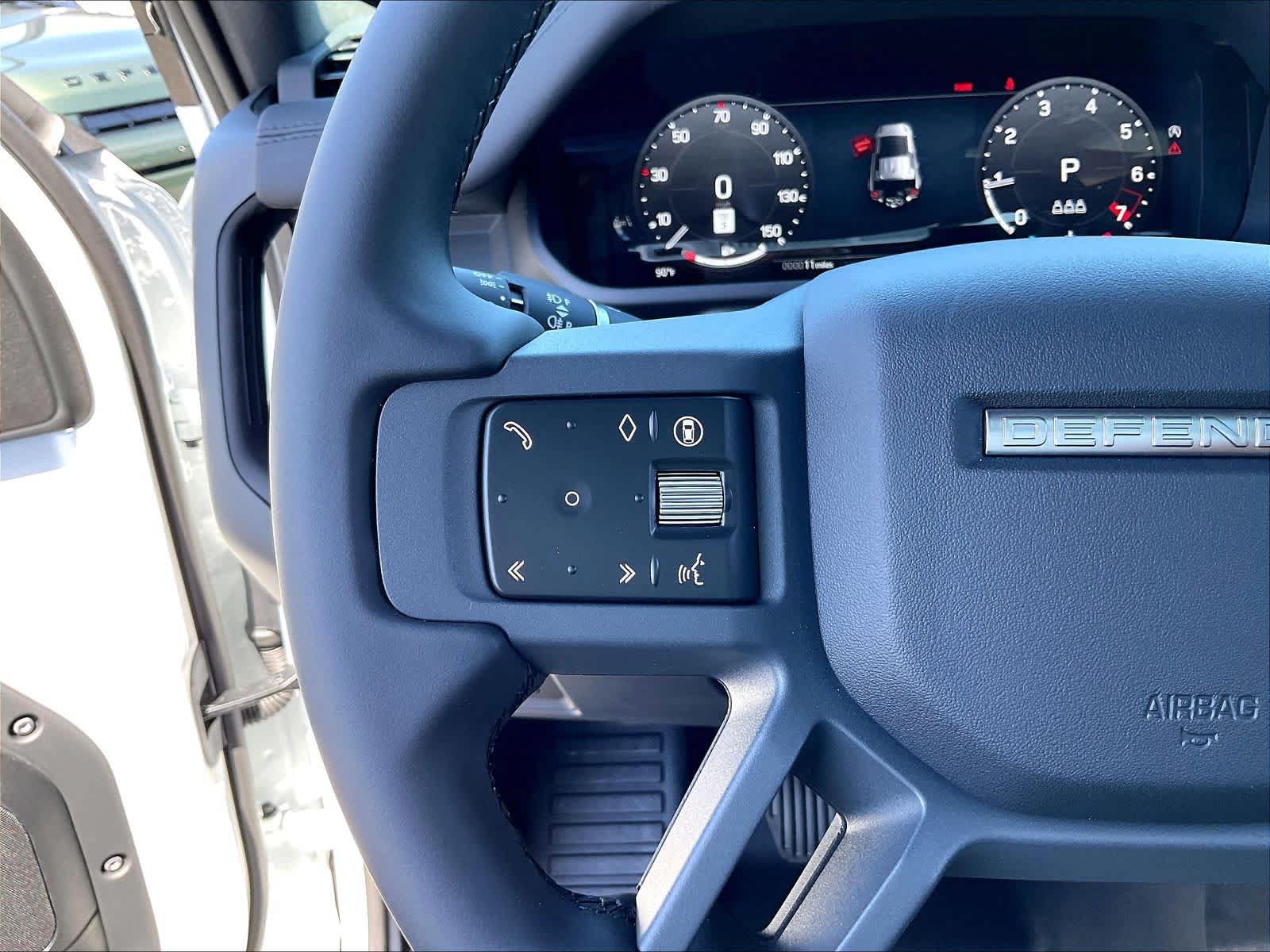 New 2026 Land Rover Defender 110 X-Dynamic SE AWD/4WD image 17