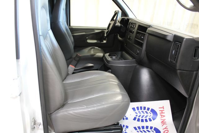 Used 2008 Chevrolet Express 3500 RWD image 17