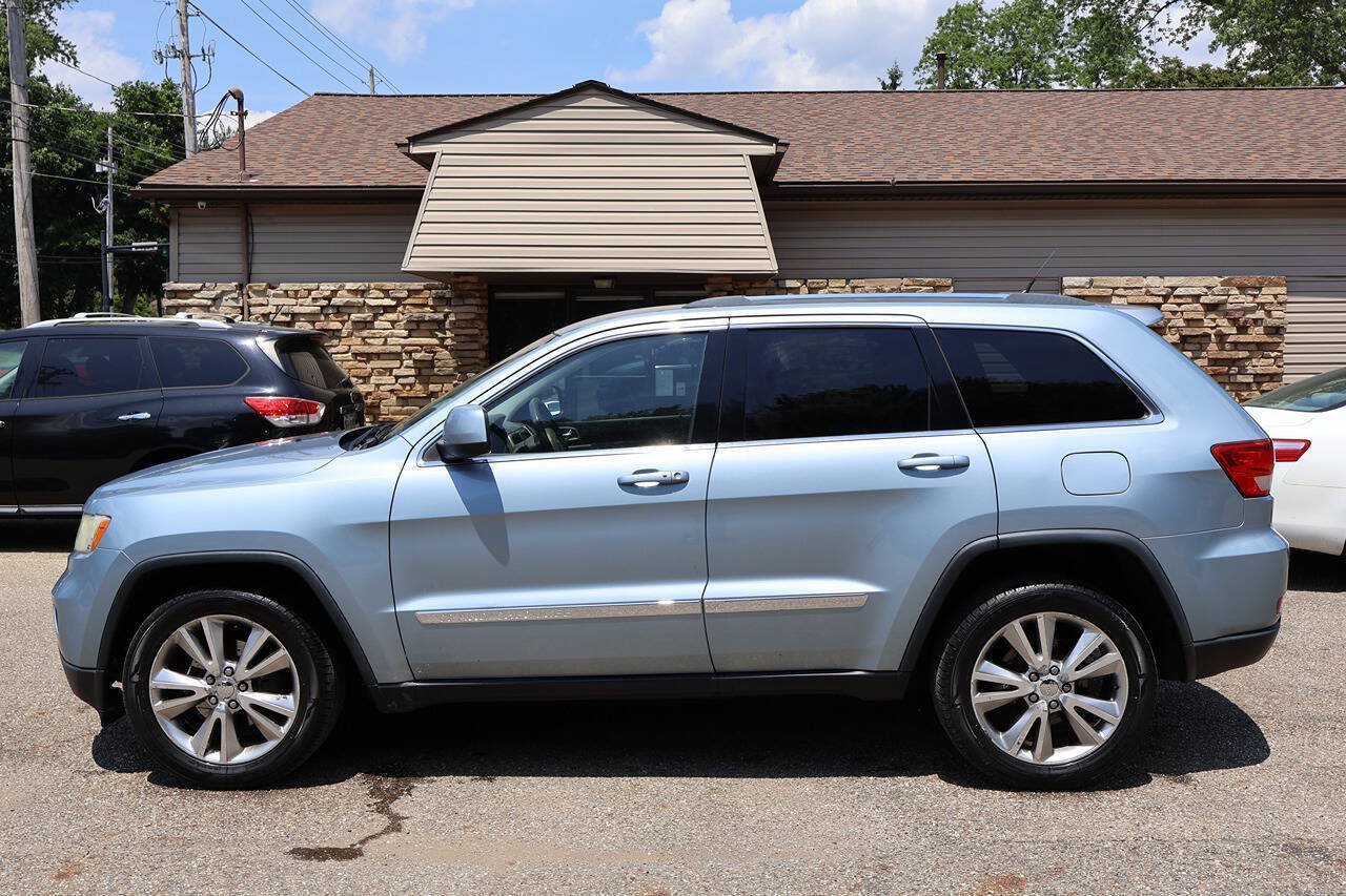 Used 2012 Jeep Grand Cherokee Laredo AWD/4WD image 5