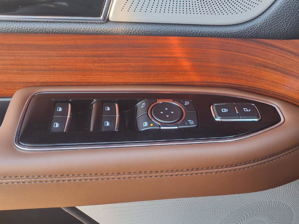 Used 2024 Lincoln Navigator Reserve AWD/4WD image 11