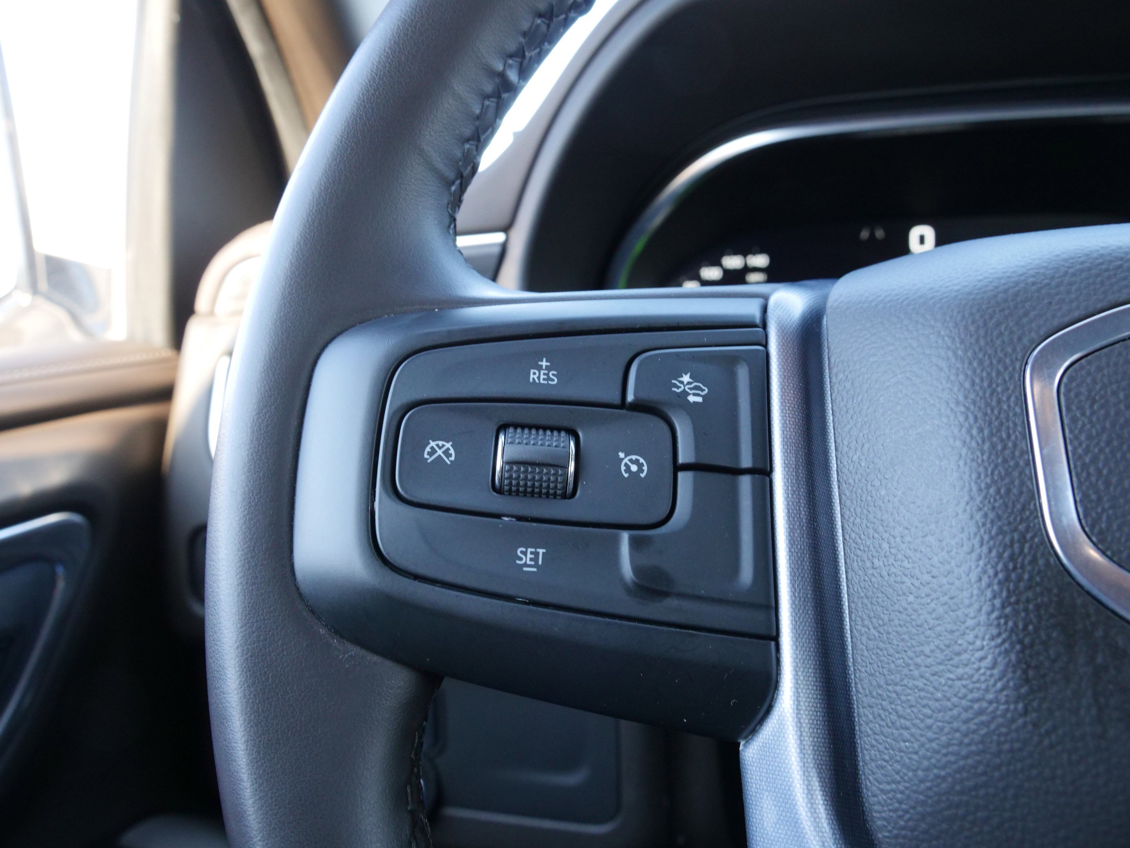 Certified 2024 GMC Yukon XL SLT image 23