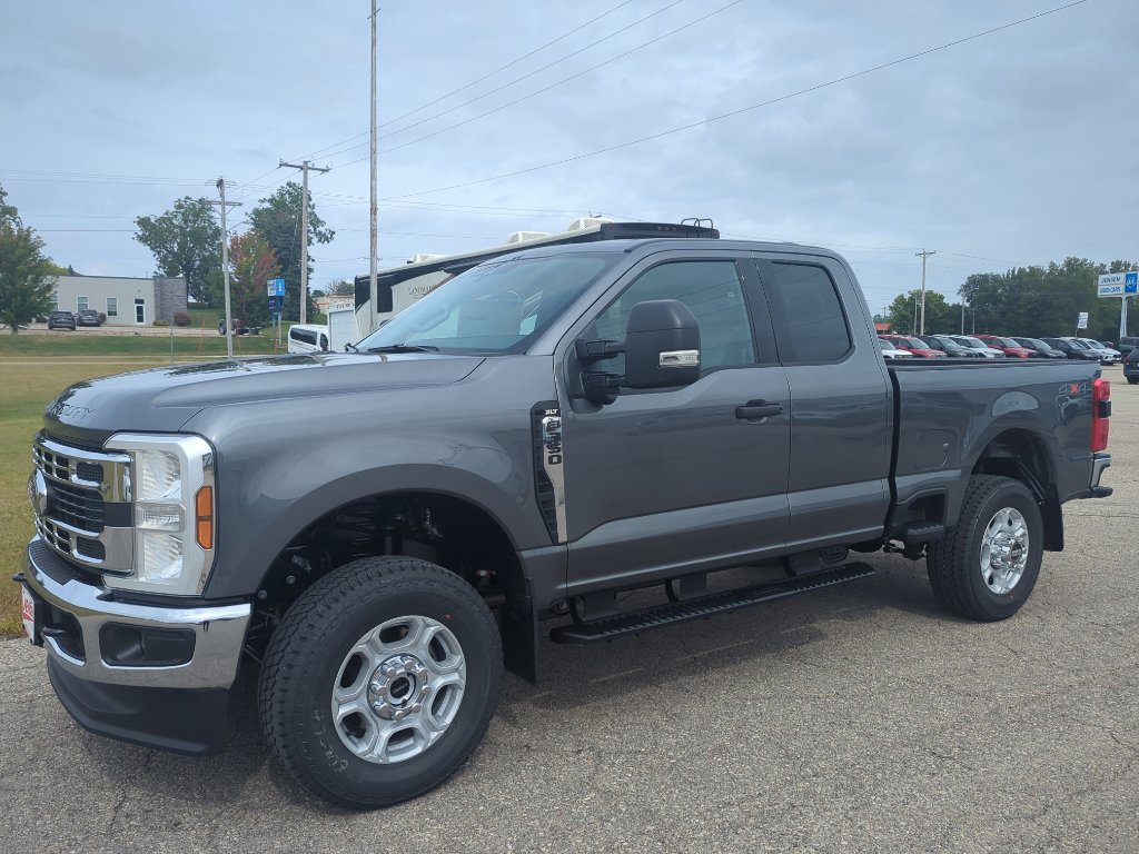 New 2026 Ford F350 XLT image 3