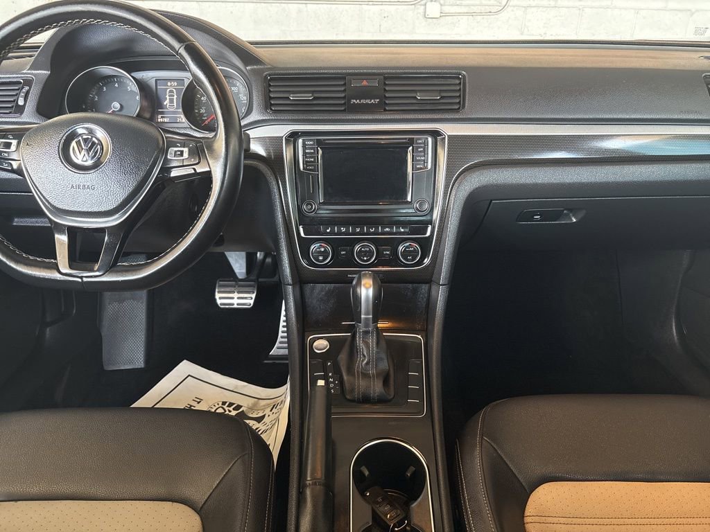 Used 2018 Volkswagen Passat 3.6 FWD image 17