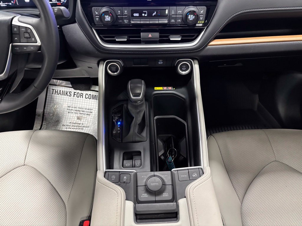 Used 2026 Toyota Grand Highlander AWD image 39