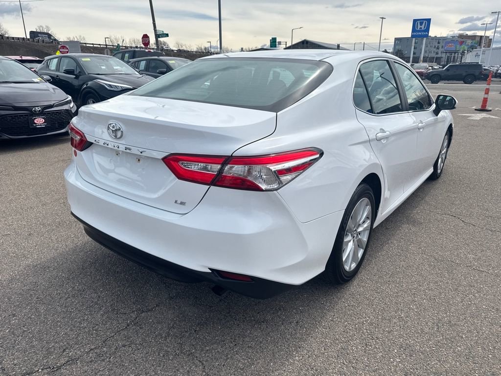 Used 2018 Toyota Camry LE image 7