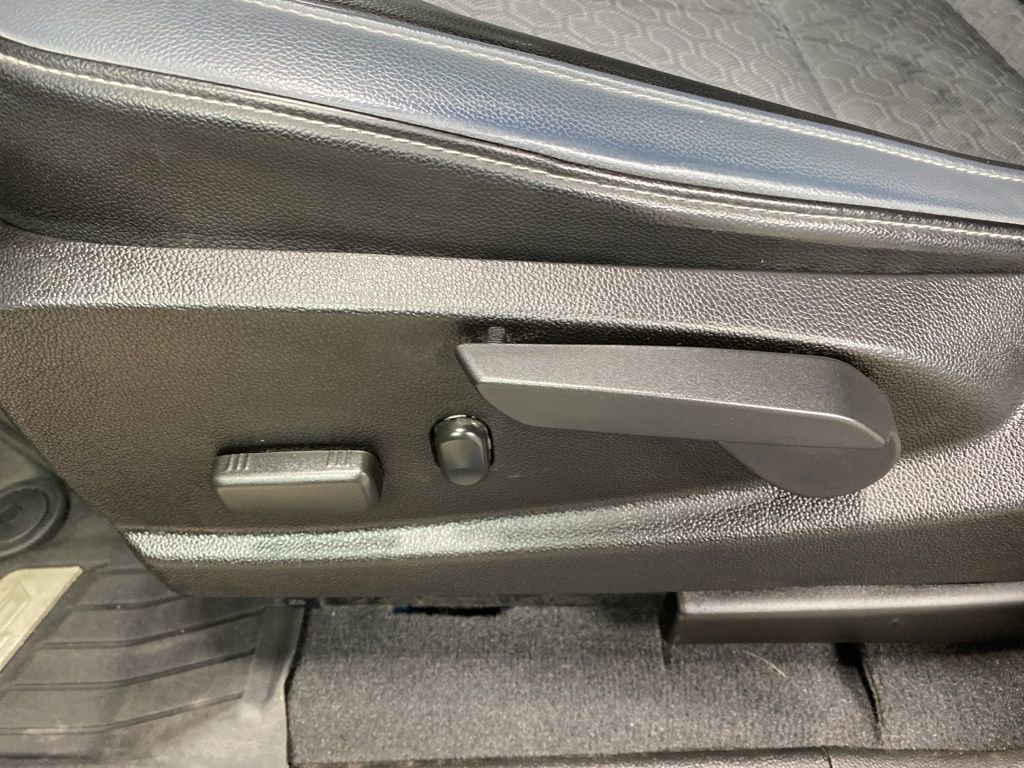 Used 2022 Chevrolet Colorado Z71 w/ Safety Package image 30