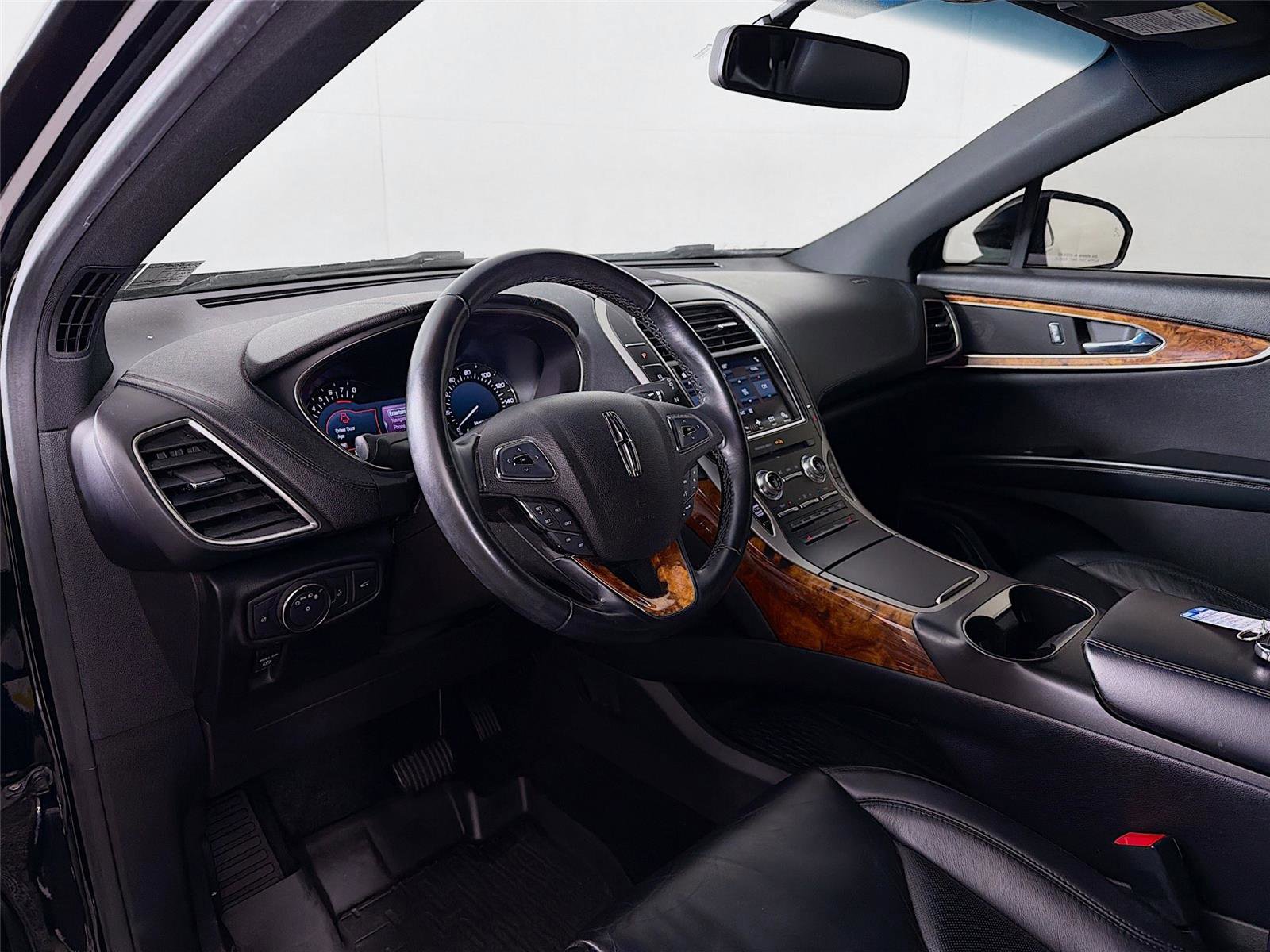 Used 2018 Lincoln MKX Select w/ Select Plus Package image 9