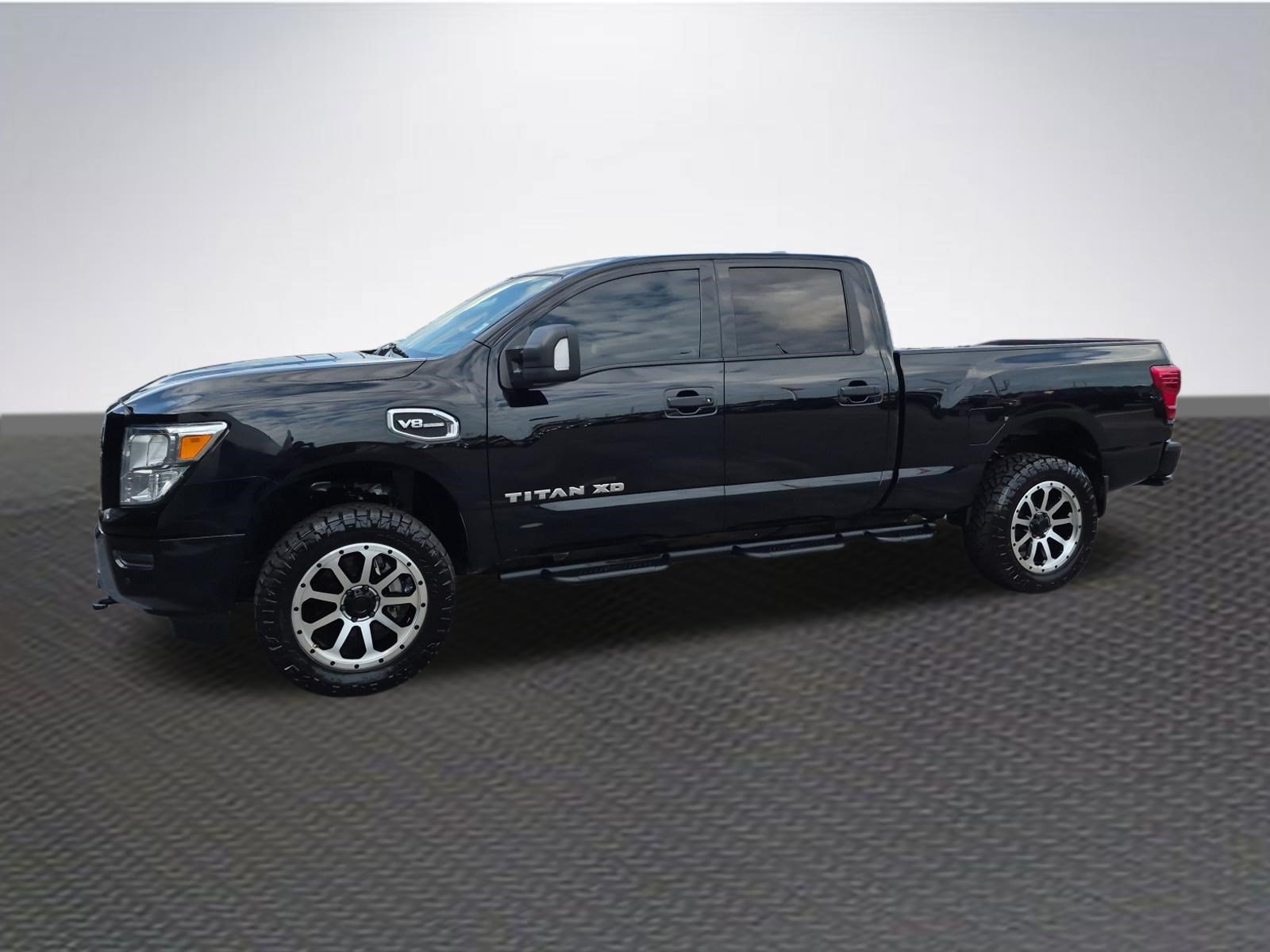 Used 2023 Nissan Titan SV w/ SV Convenience Package AWD/4WD image 2