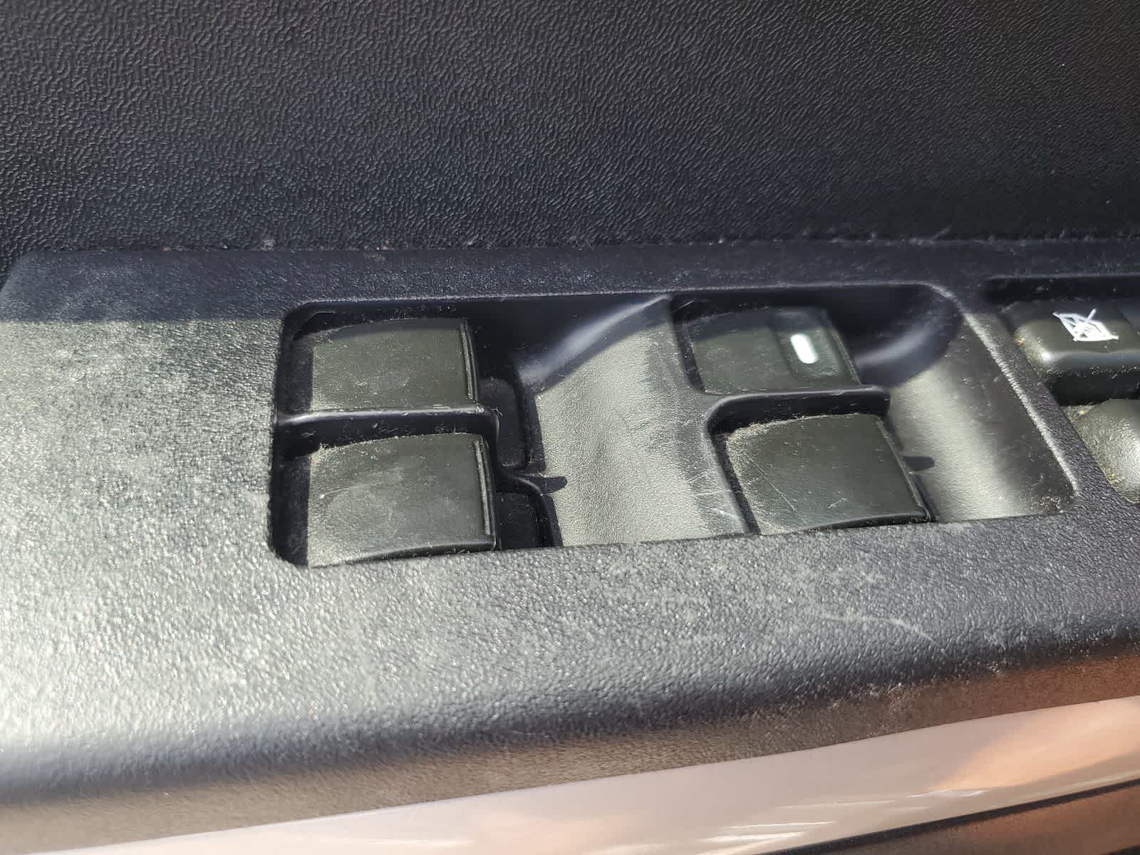 Used 2008 Mitsubishi Endeavor LS FWD image 23