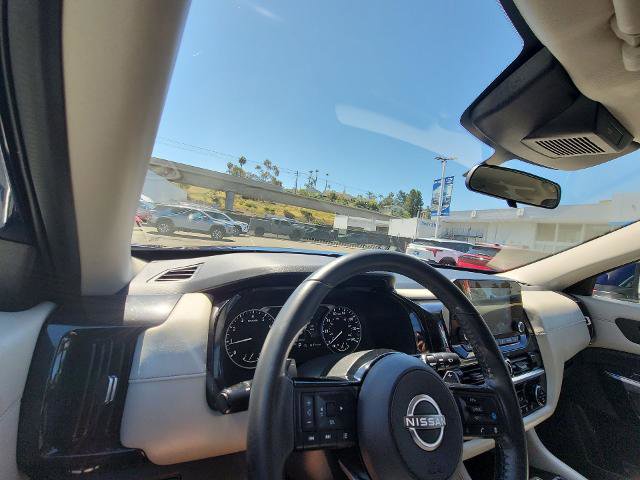 Used 2022 Nissan Pathfinder SV image 10