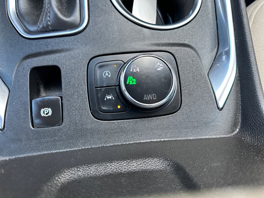 Used 2022 Chevrolet Traverse LT image 28