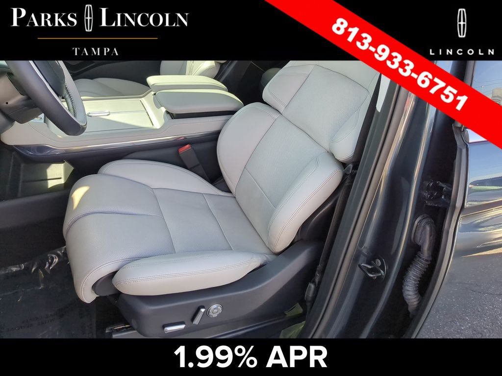 Certified 2025 Lincoln Navigator Reserve AWD/4WD image 19