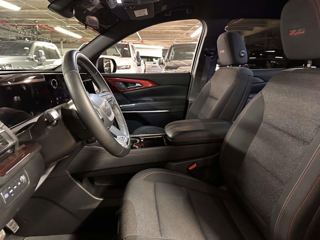 Used 2024 Chevrolet Traverse Z71 image 15