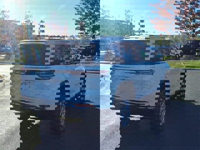 Certified 2024 Jeep Grand Cherokee Limited image 4