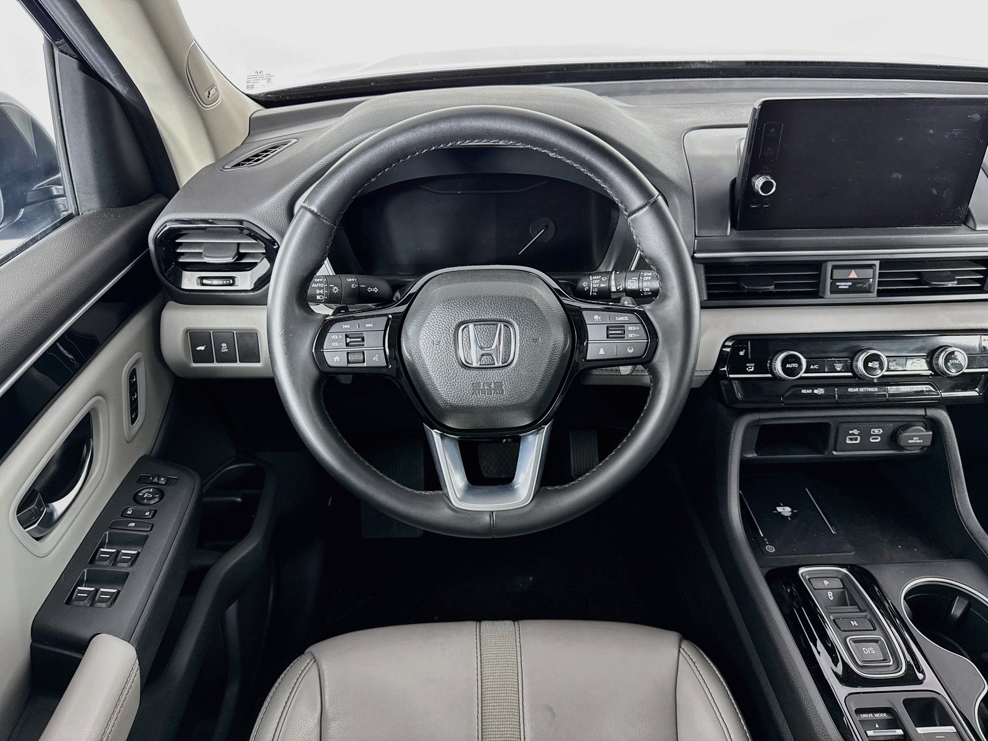 Certified 2023 Honda Pilot Touring image 24