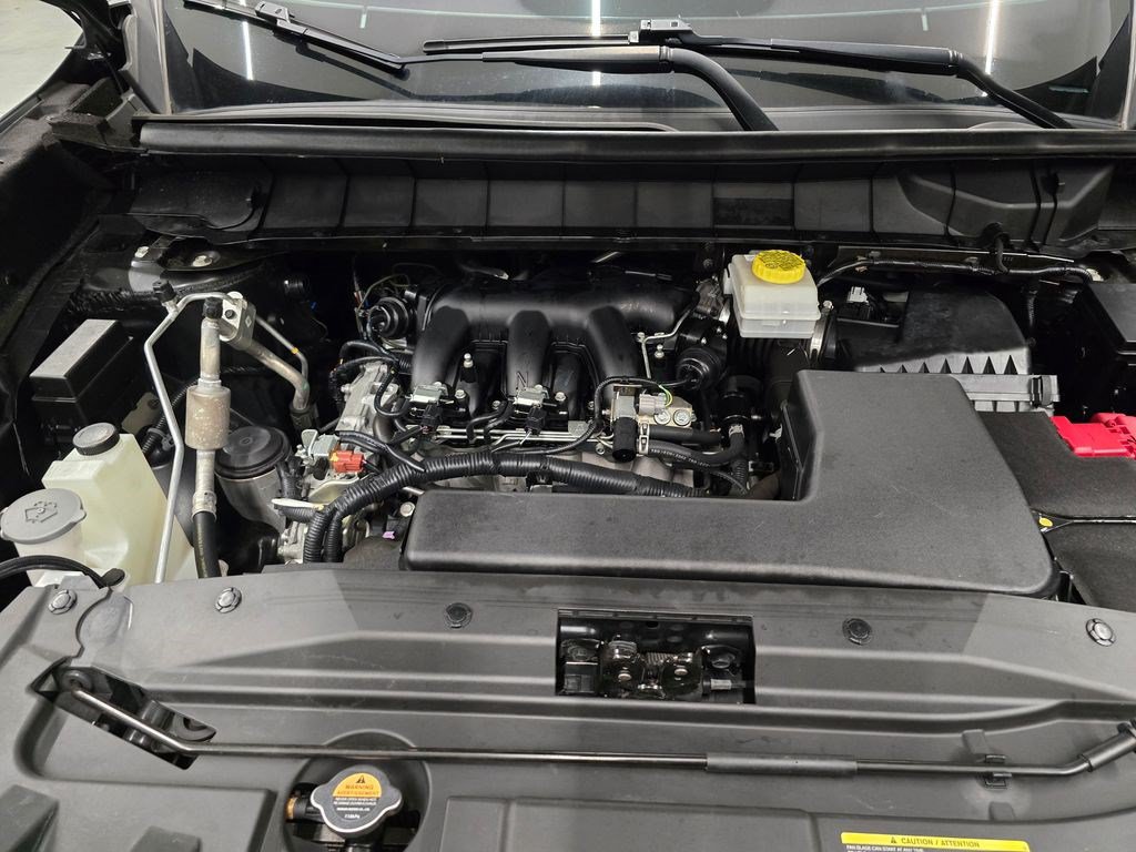 Used 2023 Nissan Pathfinder S FWD image 12