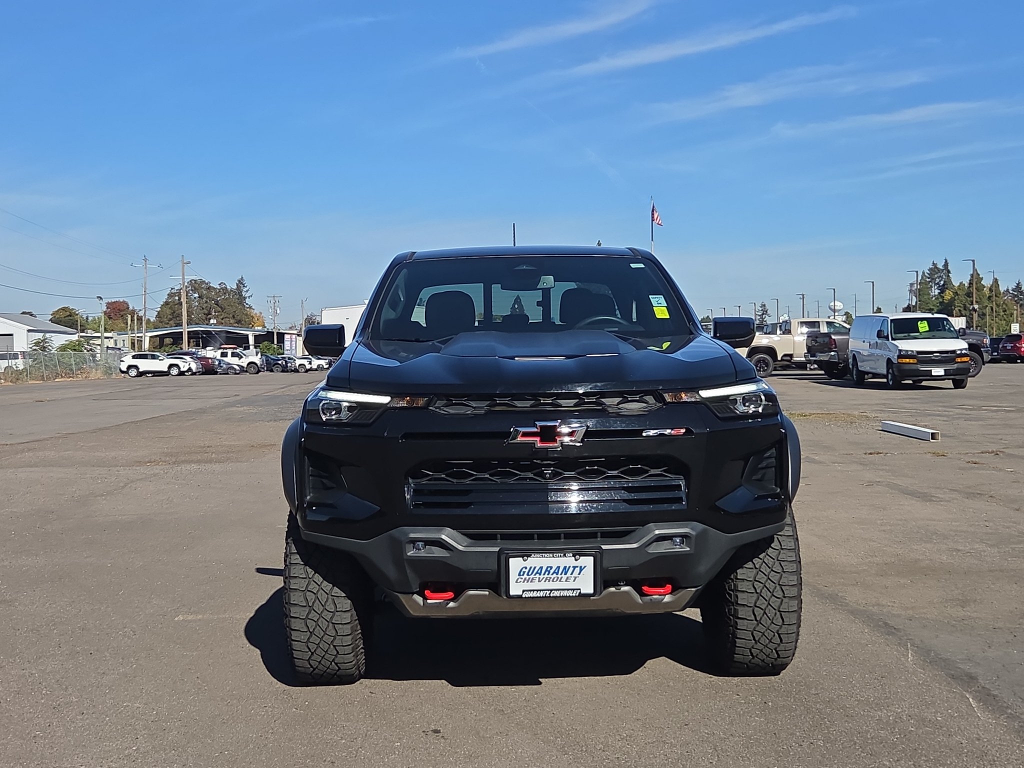 Used 2023 Chevrolet Colorado ZR2 w/ ZR2 Convenience Package III AWD/4WD image 2
