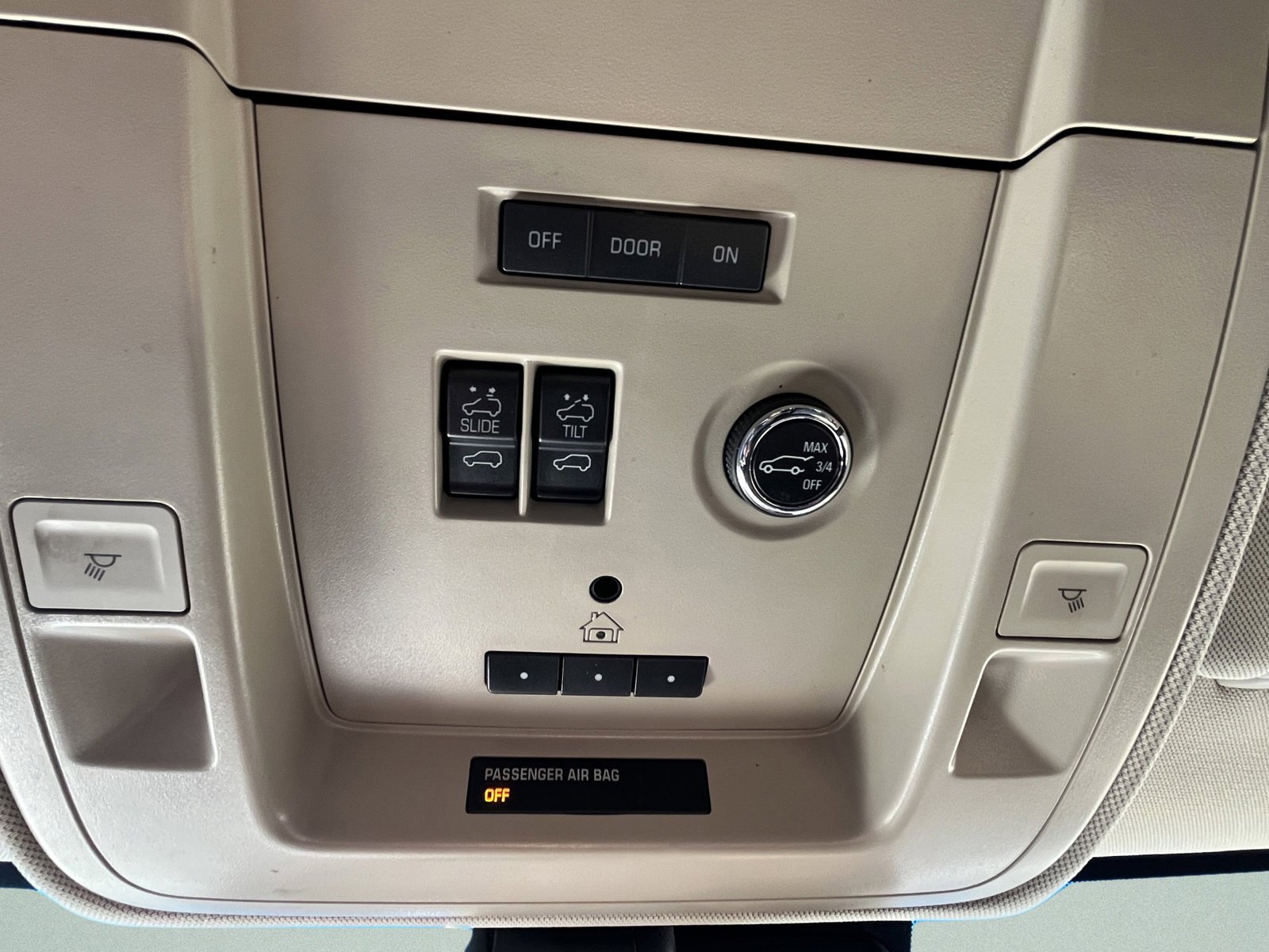 Used 2015 Chevrolet Suburban LTZ AWD/4WD image 28