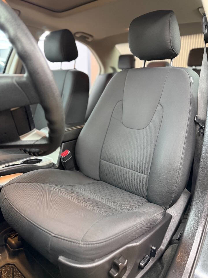 Used 2012 Ford Fusion SE image 3