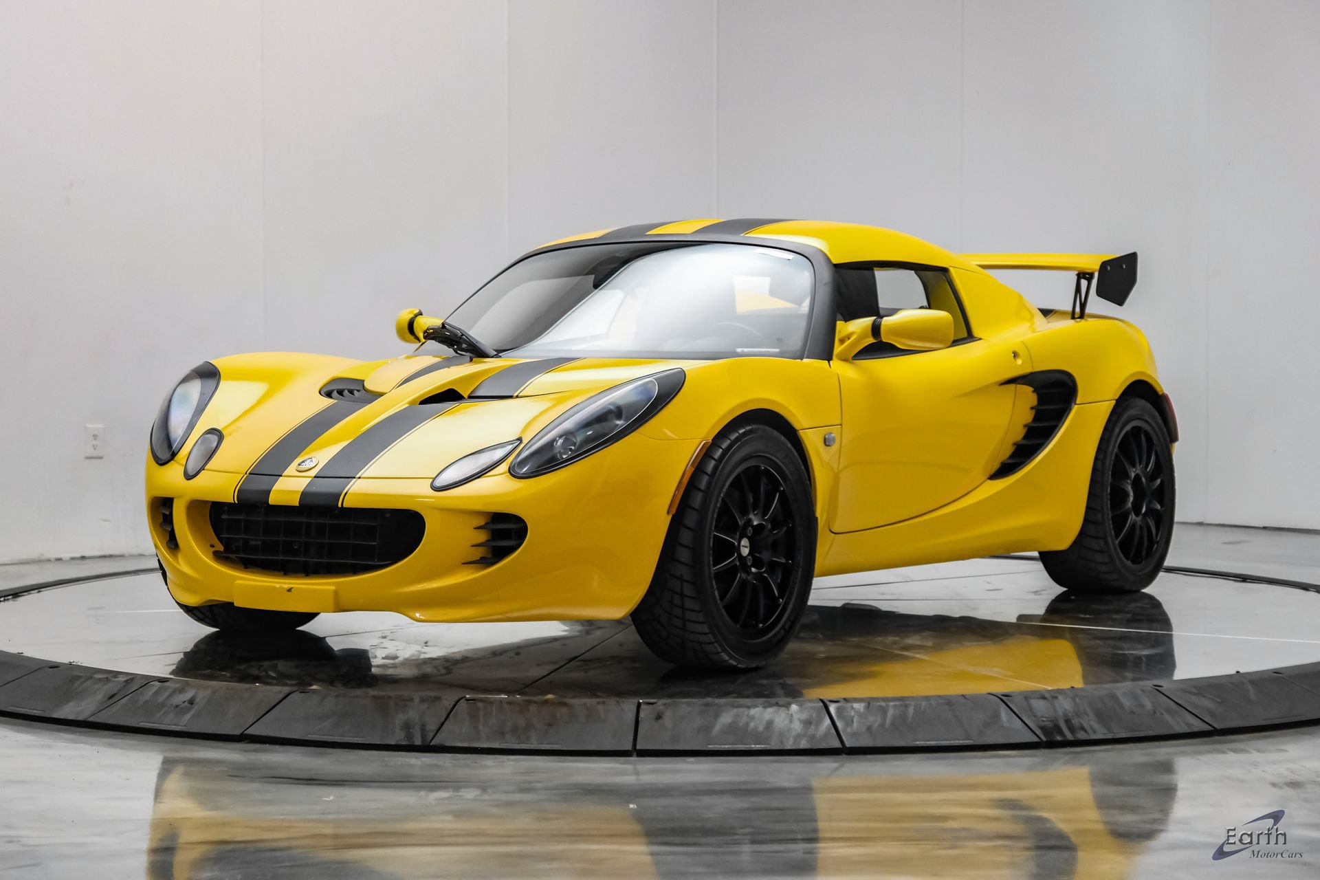 Used 2005 Lotus Elise RWD image 5