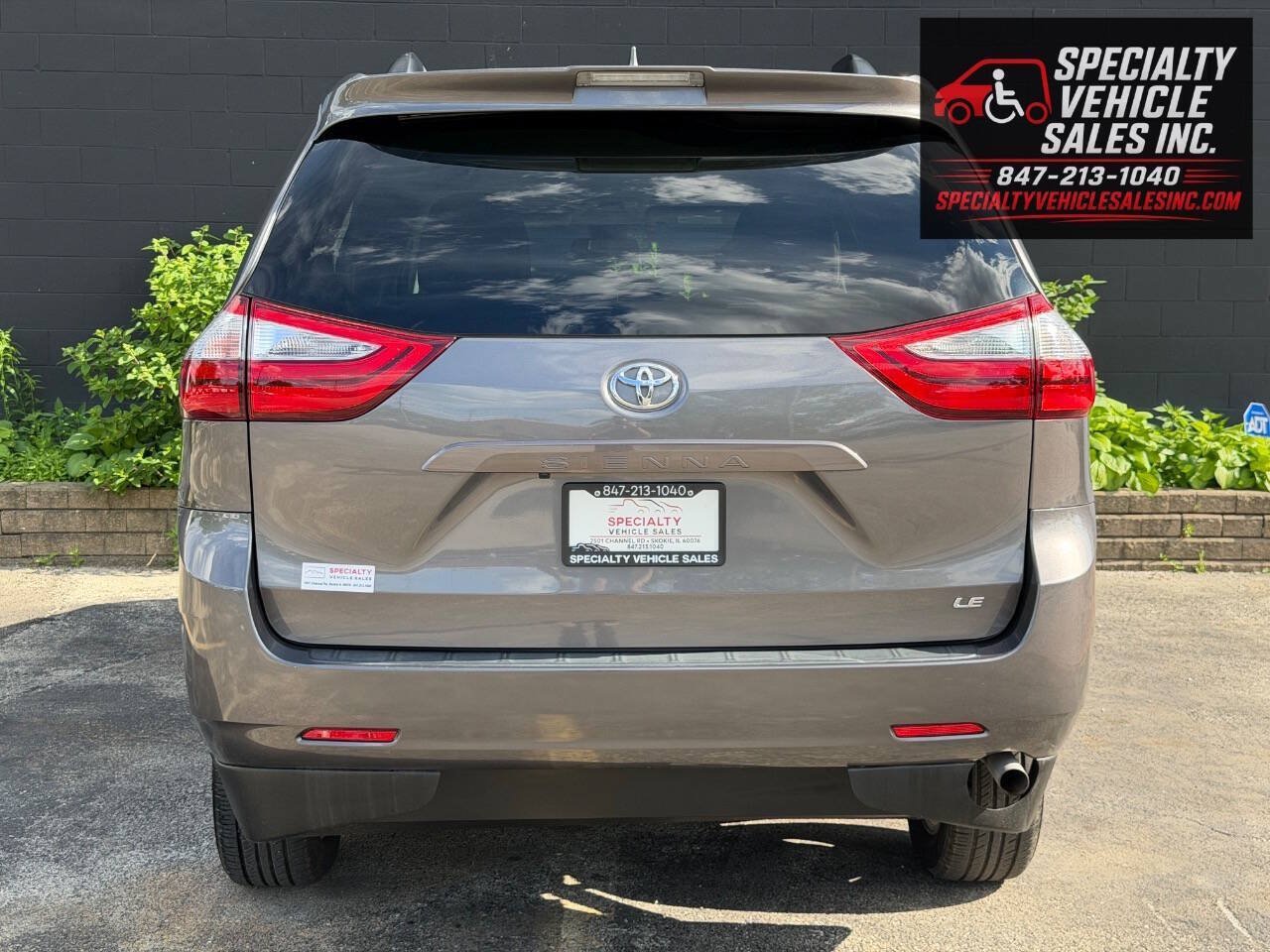 Used 2018 Toyota Sienna LE FWD image 11