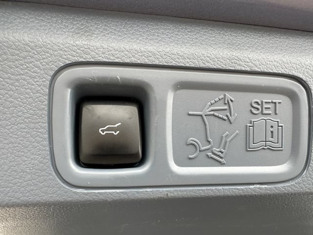Used 2023 Lincoln Navigator L Black Label AWD/4WD image 16