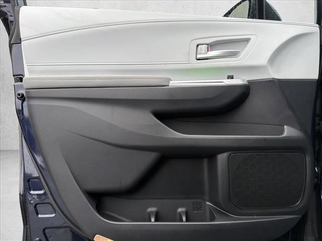 New 2026 Toyota Sienna XLE image 10