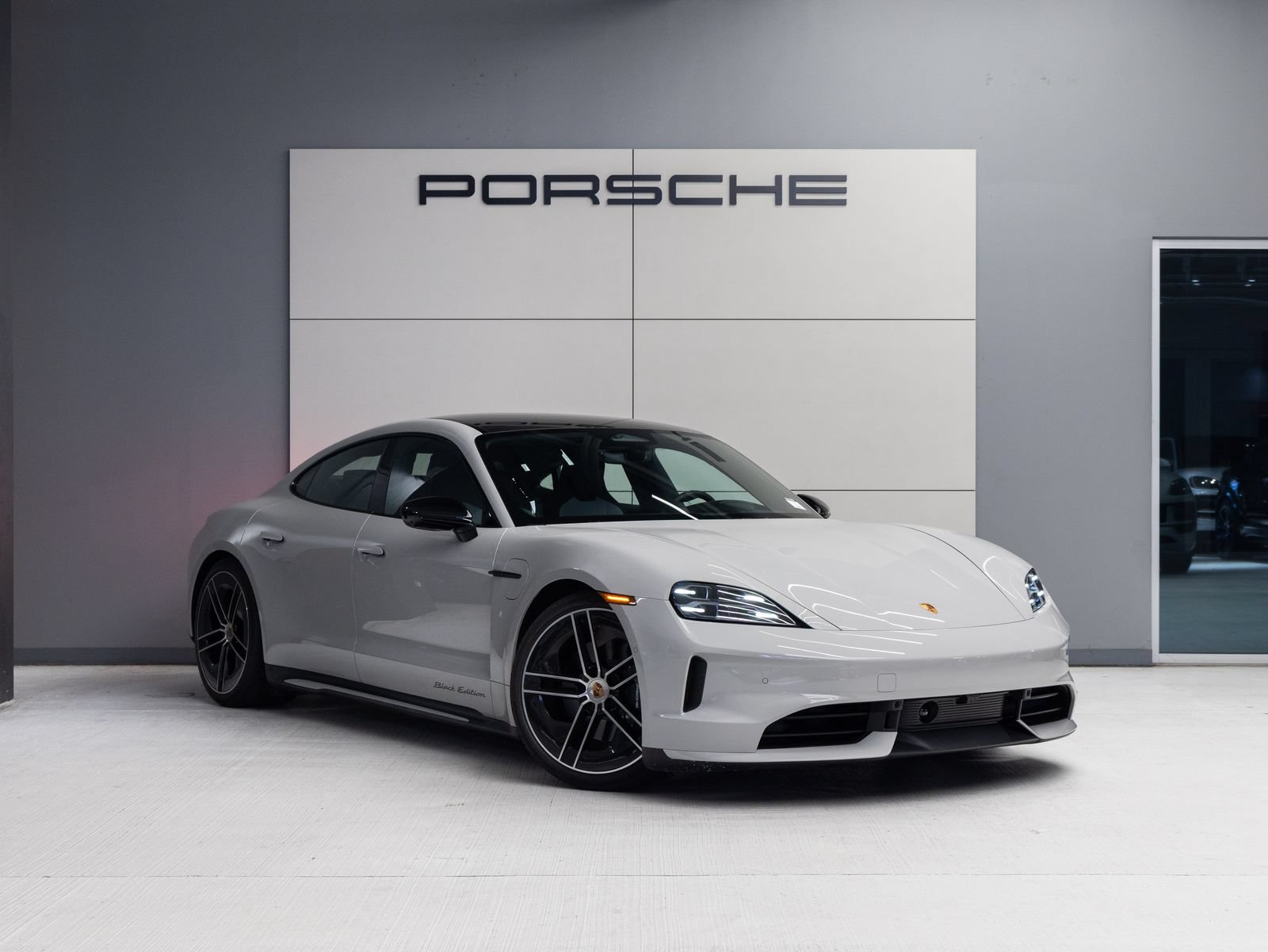Certified 2026 Porsche Taycan AWD/4WD image 9
