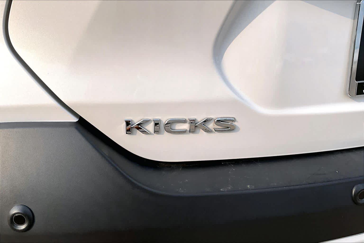 Certified 2020 Nissan Kicks SR FWD image 29