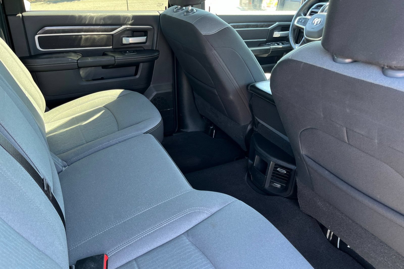 Used 2024 RAM 2500 Big Horn AWD/4WD image 24