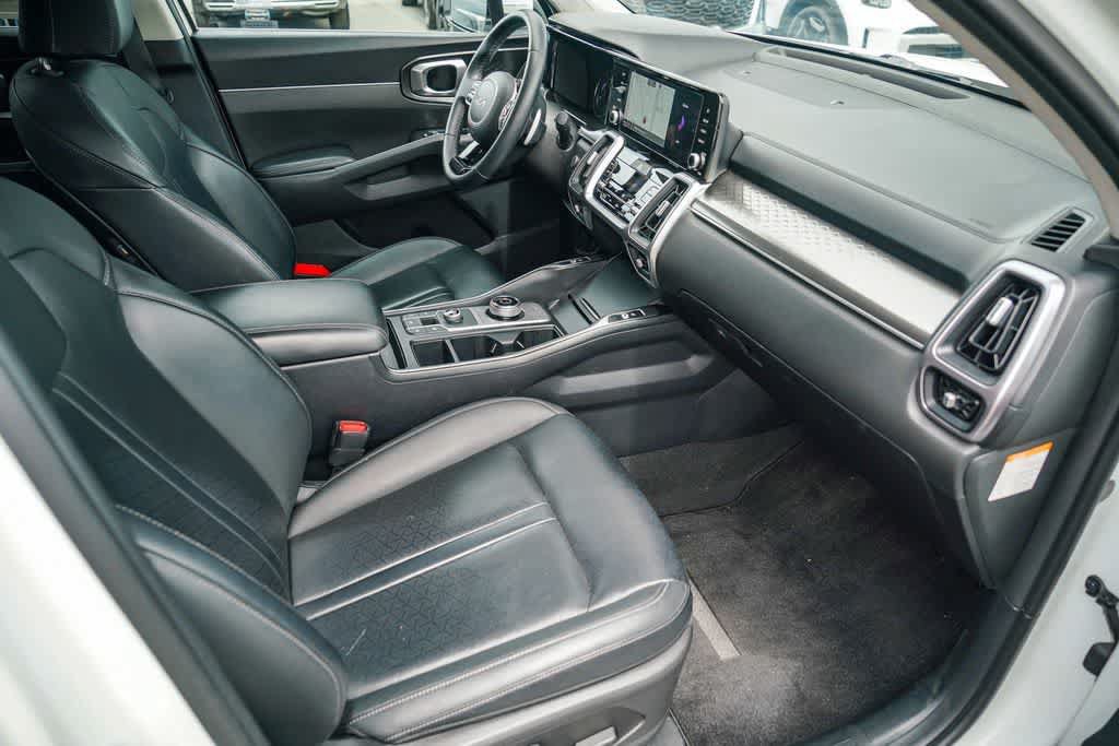 Certified 2023 Kia Sorento EX w/ Panoramic Sunroof Package FWD image 15