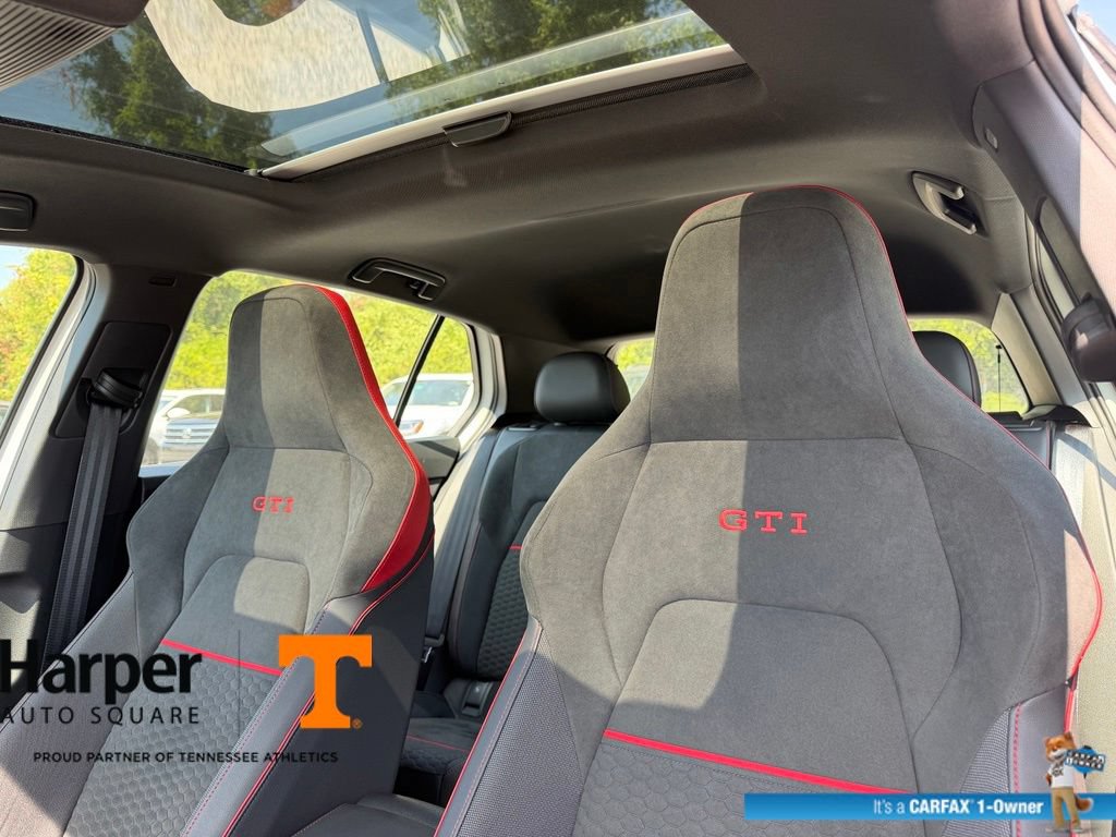 Used 2025 Volkswagen GTI SE FWD image 12