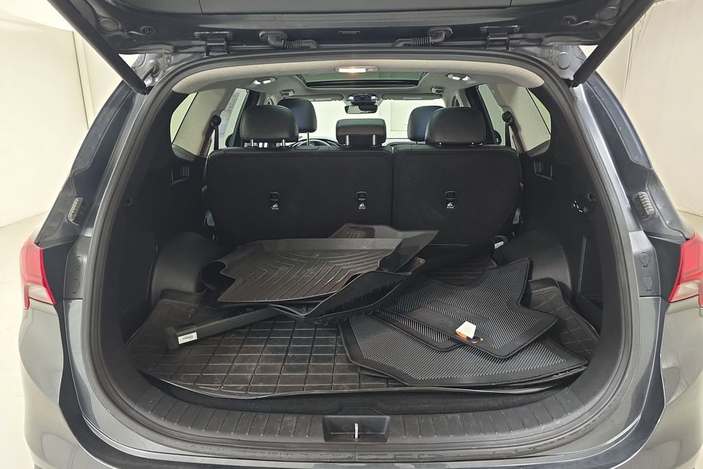 Used 2023 Hyundai Santa Fe Limited w/ Cargo Package image 28