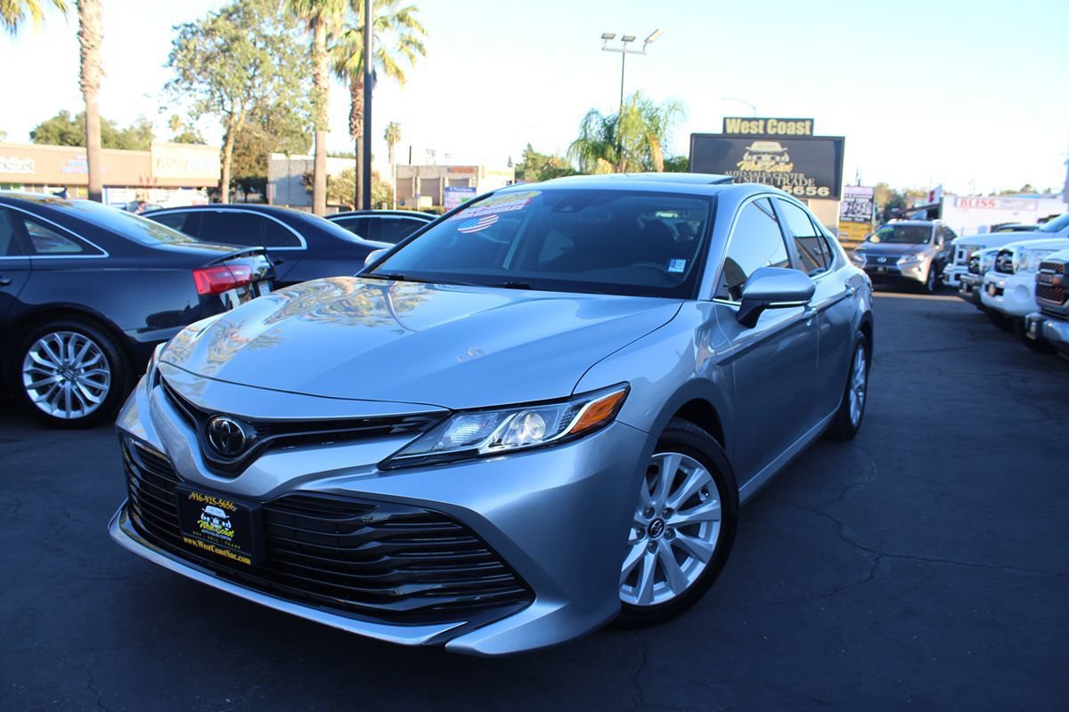 Used 2020 Toyota Camry LE FWD image 2