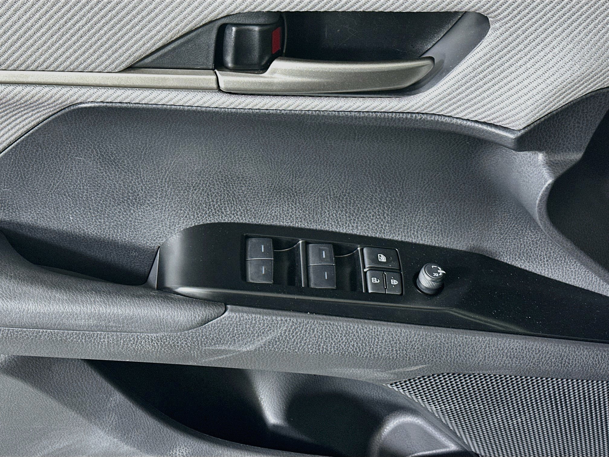 Used 2026 Toyota Camry SE FWD image 14