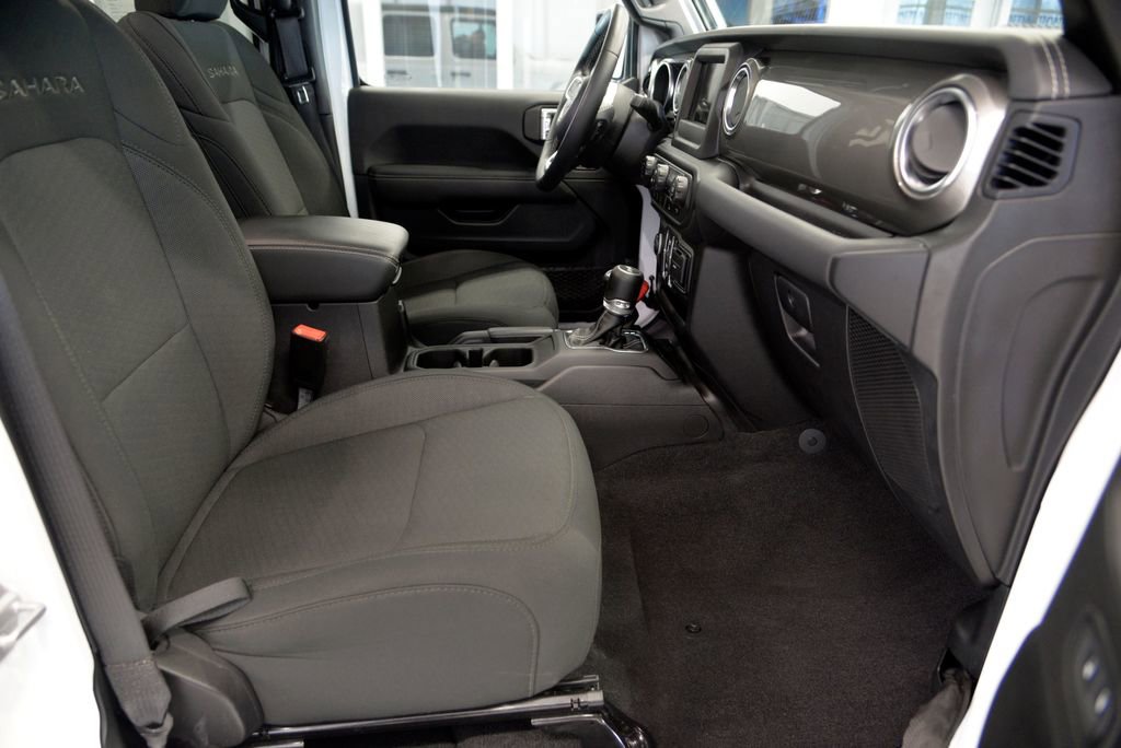Used 2021 Jeep Wrangler Unlimited Sahara w/ Cold Weather Group image 31