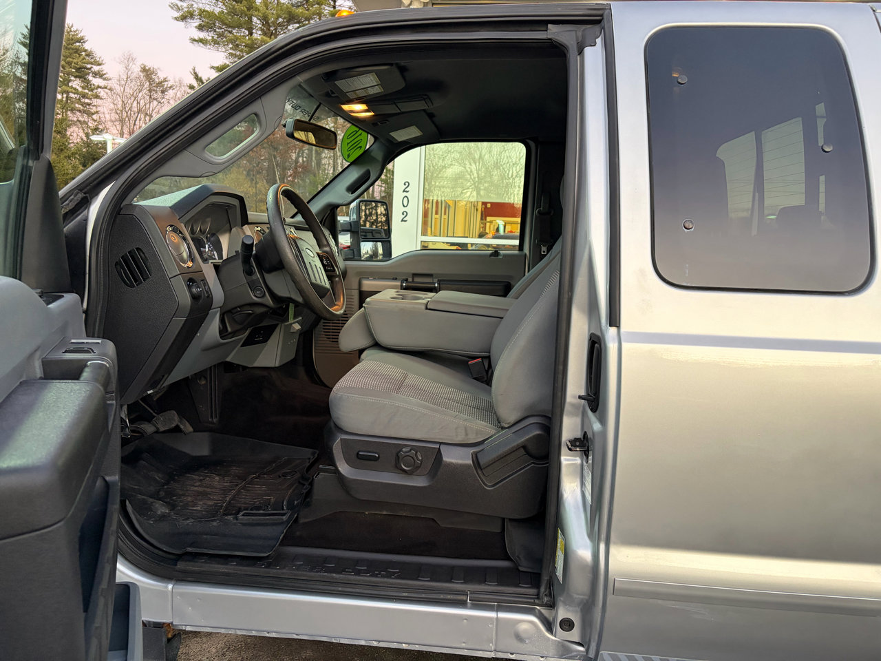 Used 2016 Ford F250 XLT w/ XLT Premium Package image 24