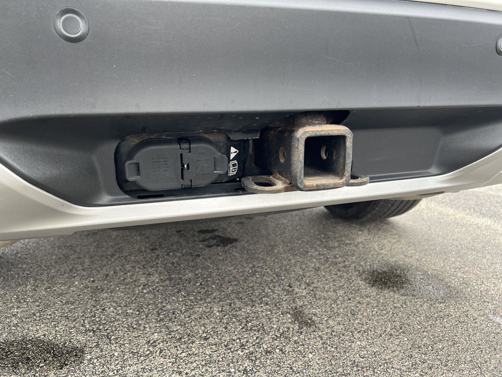 Used 2020 Ford Explorer XLT w/ Equipment Group 202A AWD/4WD image 9