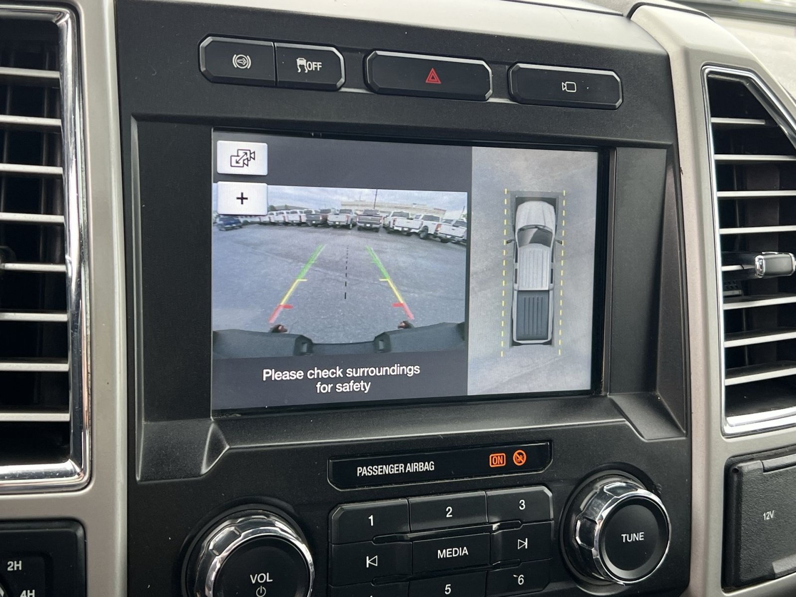Used 2017 Ford F250 Lariat w/ Lariat Ultimate Package AWD/4WD image 19