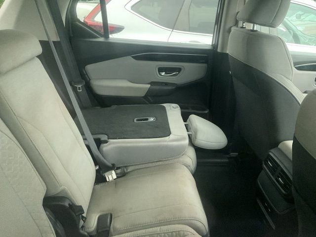 Used 2023 Honda Pilot LX image 5