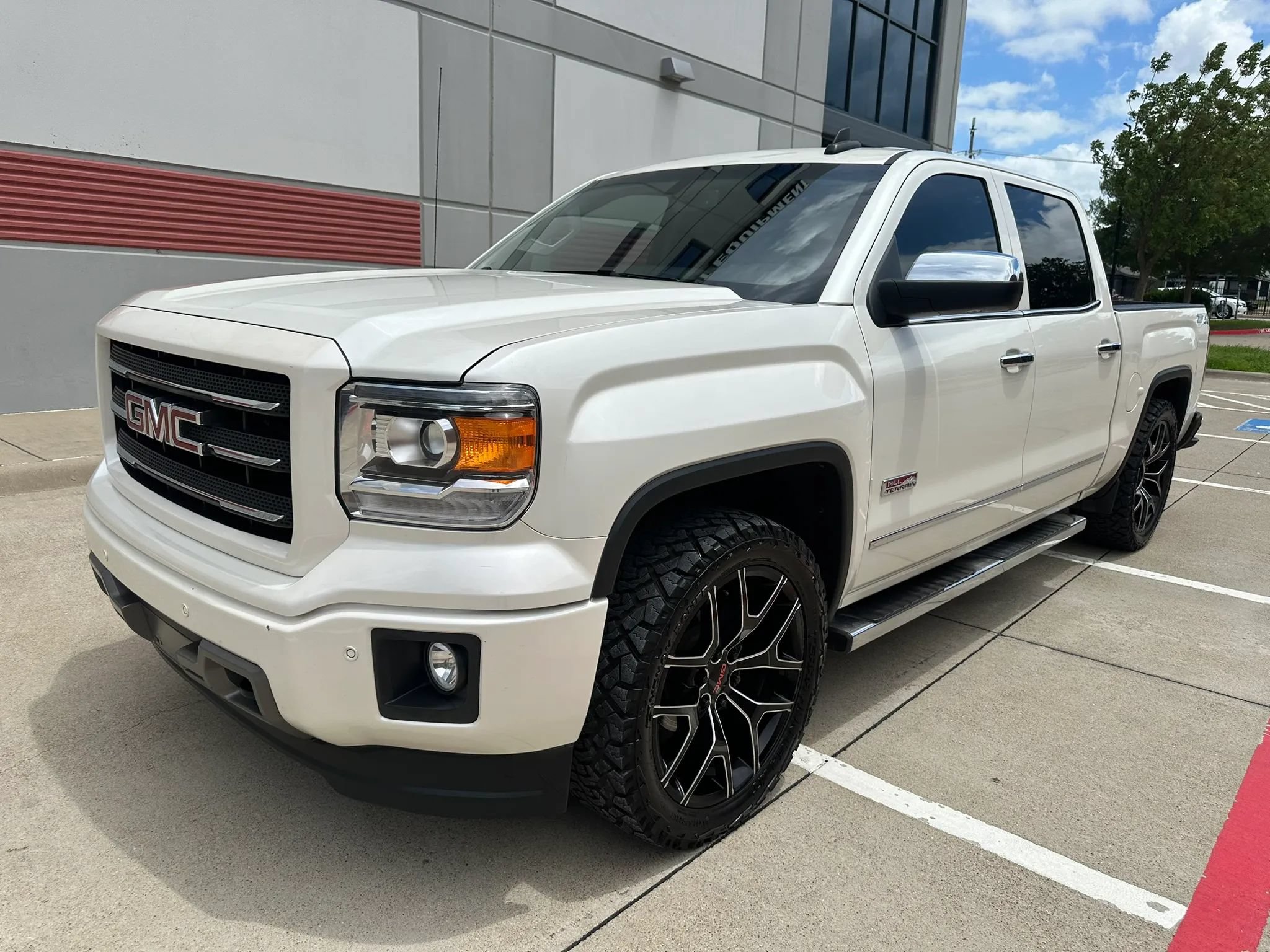 Used 2015 GMC Sierra 1500 SLT AWD/4WD image 2