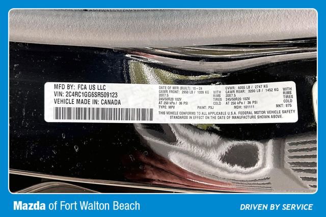 Used 2025 Chrysler Pacifica Limited image 16