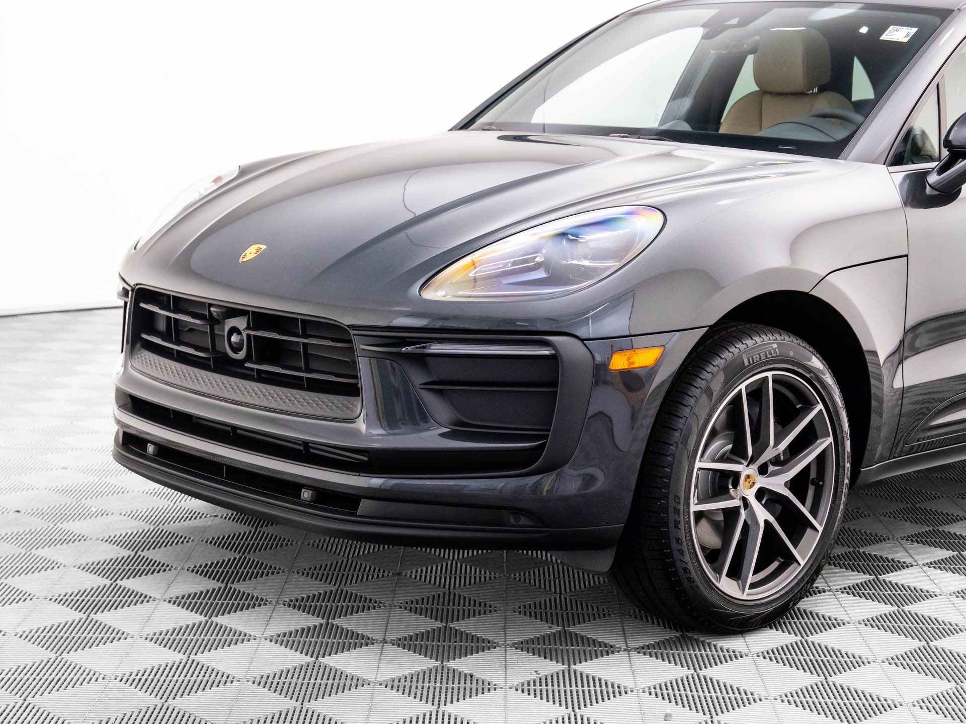 Certified 2026 Porsche Macan image 35