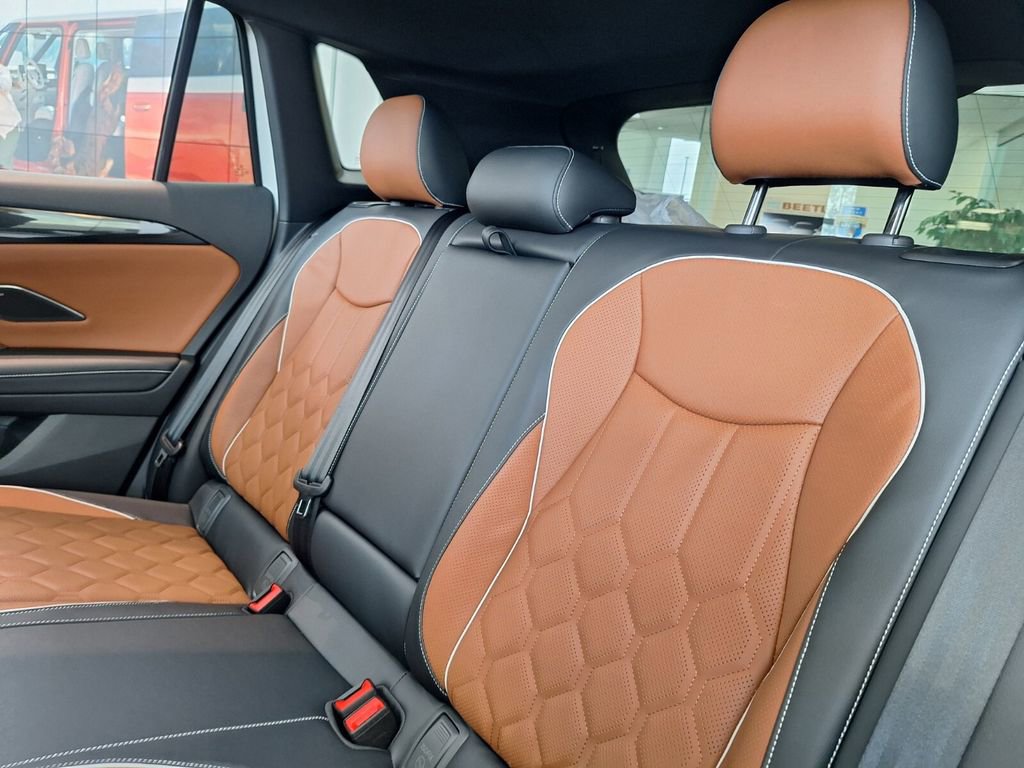 New 2026 Volkswagen Tiguan SEL R-Line image 23