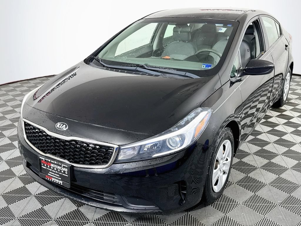 Used 2017 Kia Forte LX FWD image 3