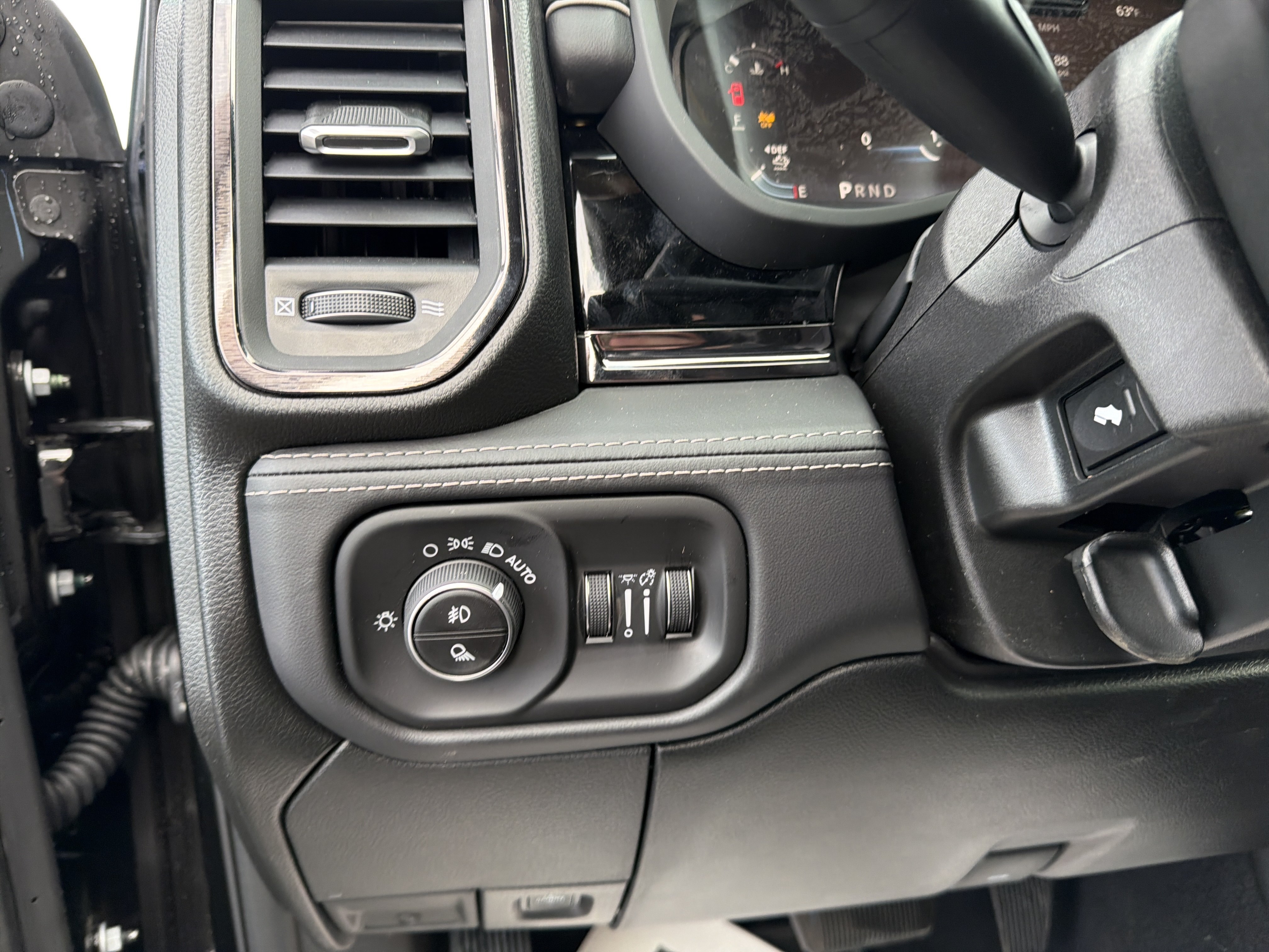 New 2026 RAM 2500 Limited AWD/4WD image 18