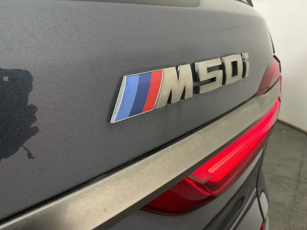 Certified 2022 BMW X7 M50i w/ Cold Weather Package AWD/4WD image 37