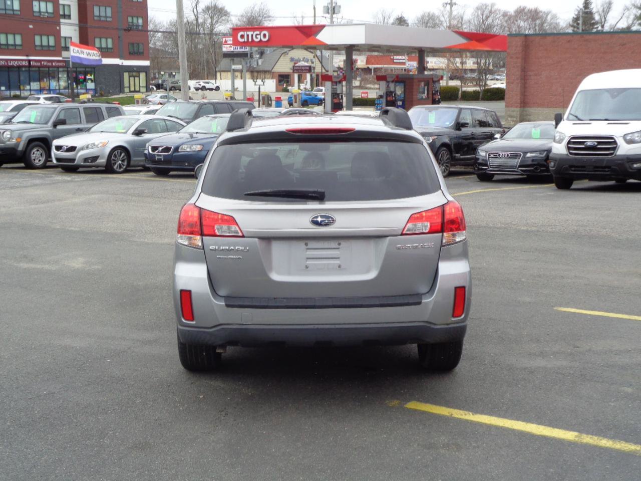Used 2010 Subaru Outback 2.5i Premium image 13
